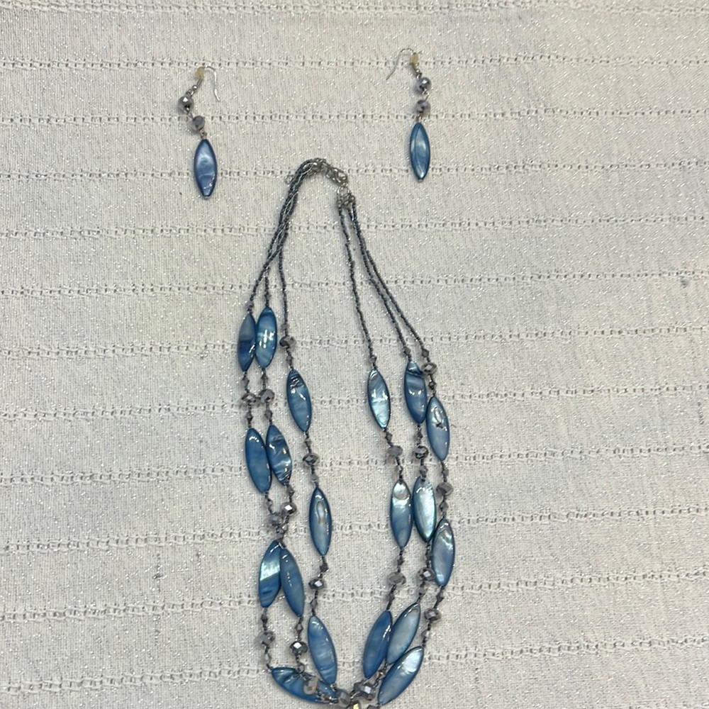 Gorgeous blue stone set